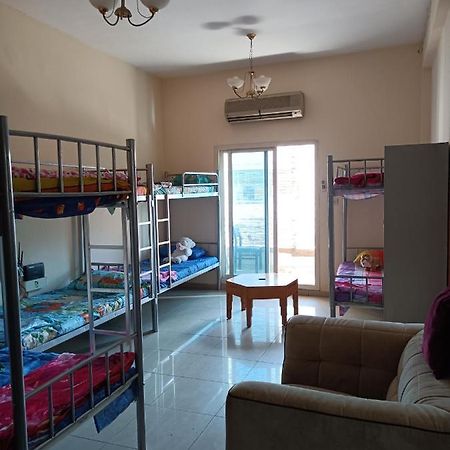 Omar Vacation Hostel Dubai Exterior photo