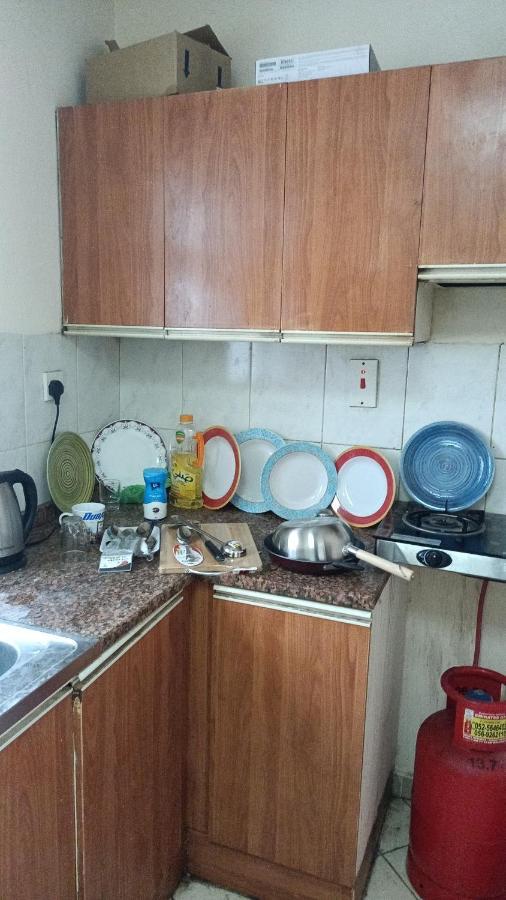 Omar Vacation Hostel Dubai Exterior photo